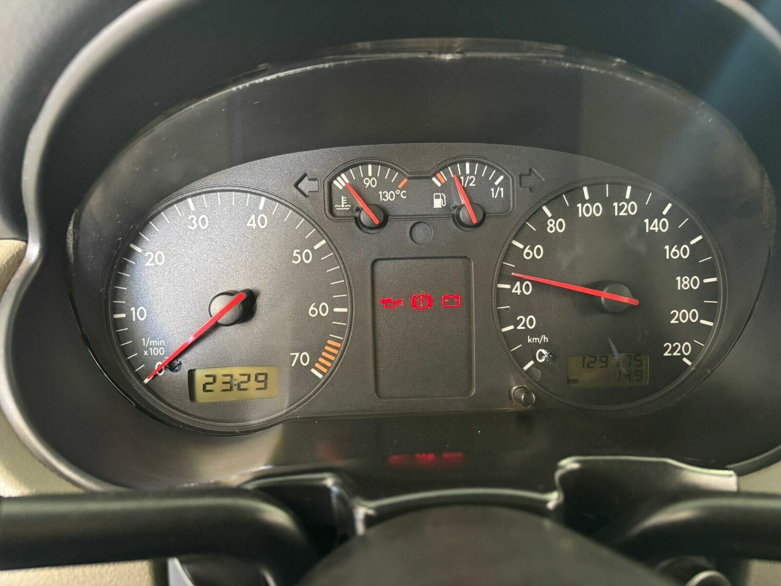 Imagem do veículo  VOLKSWAGEN PARATI 1.8